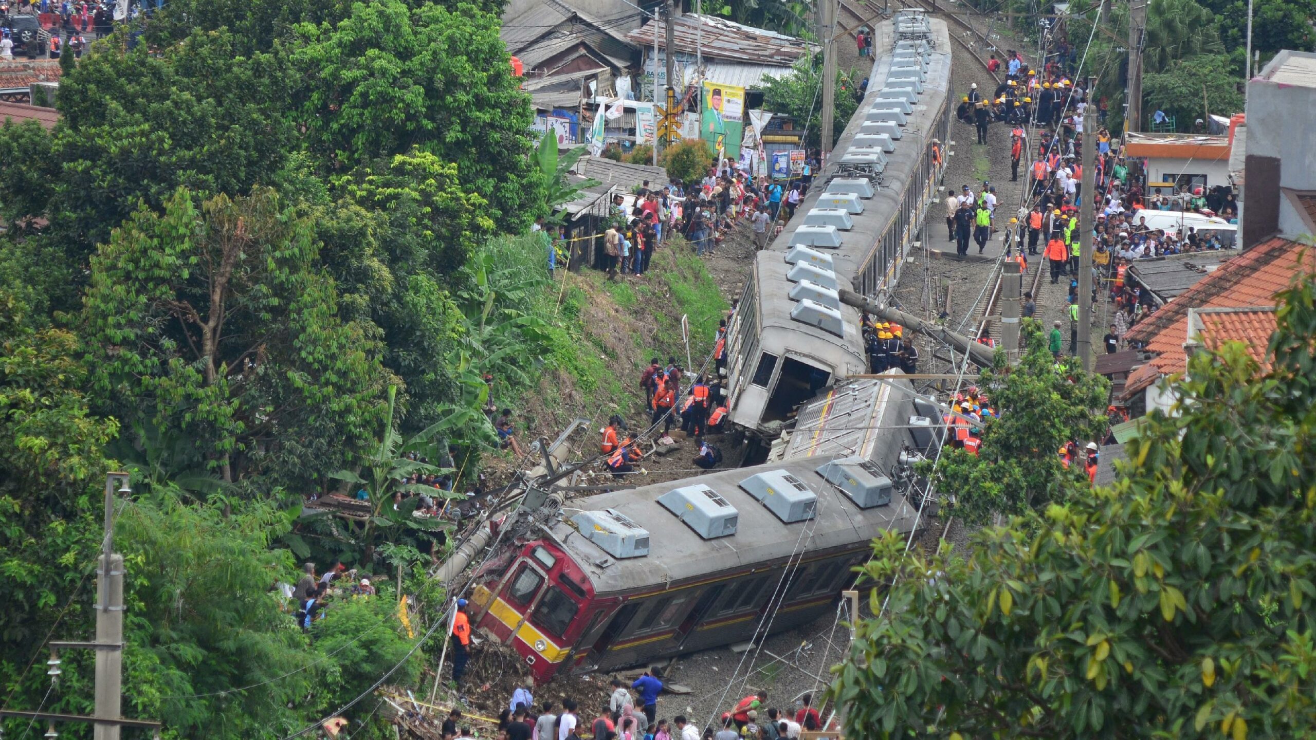 3 killed, more than 10 injured in train accident in Indonesia