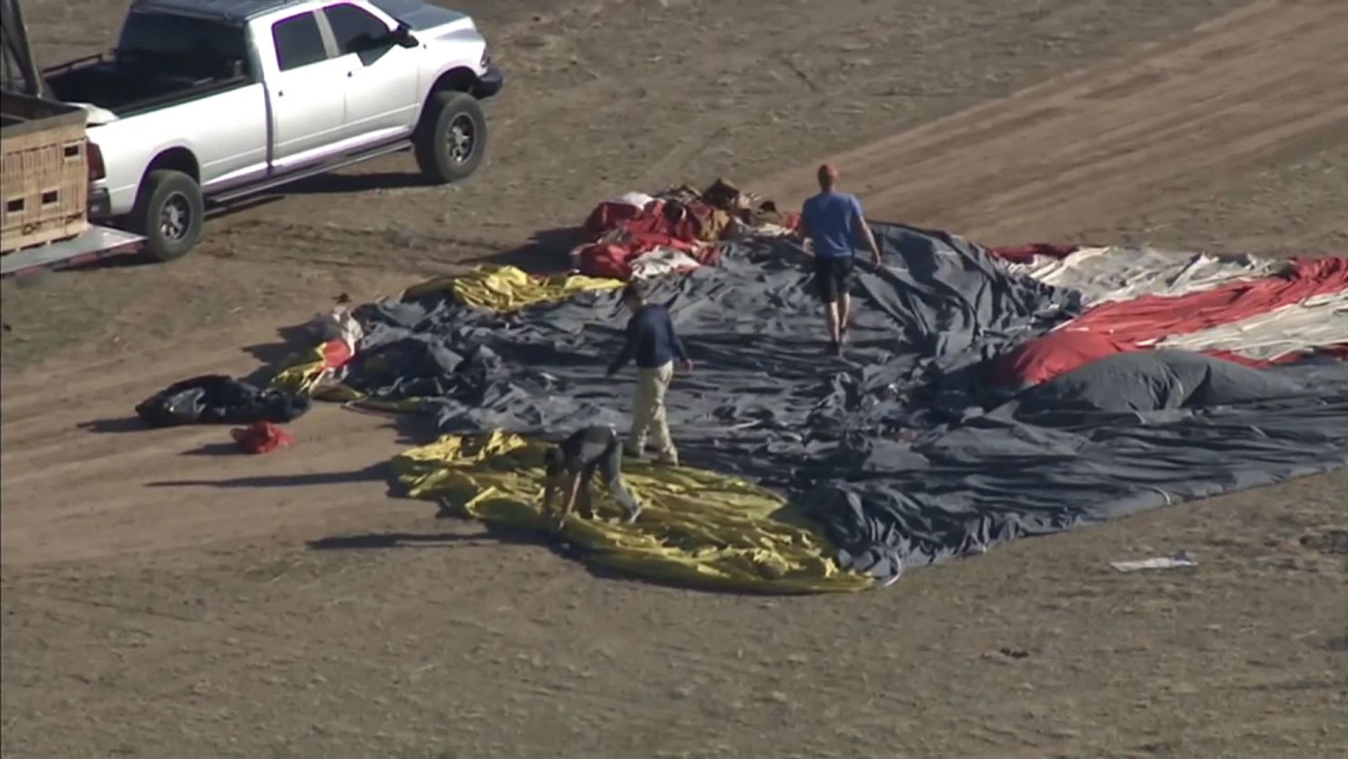 Hot air balloon crash kills 4 in Arizona desert