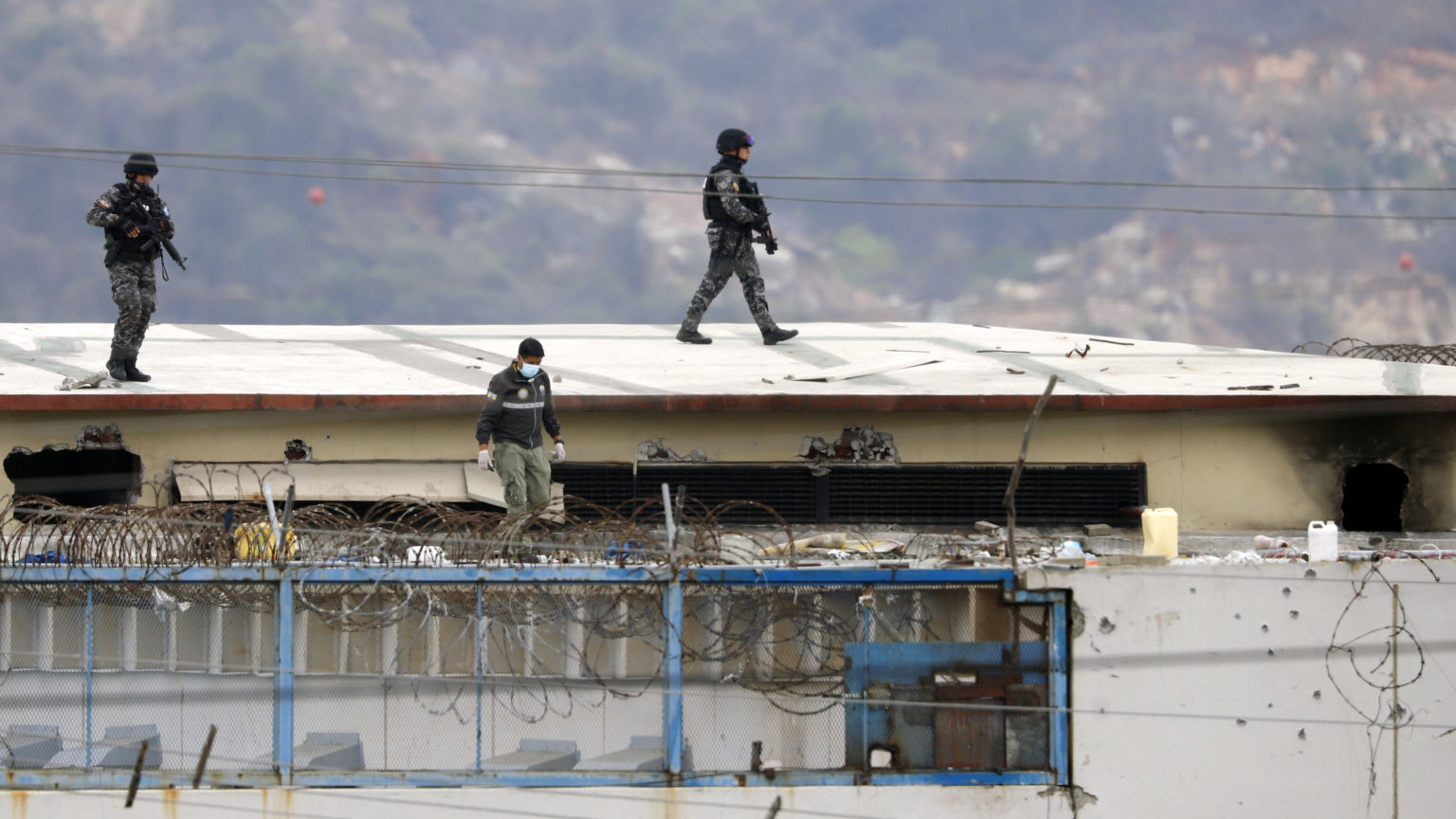 39 inmates break out of Ecuadorian prison