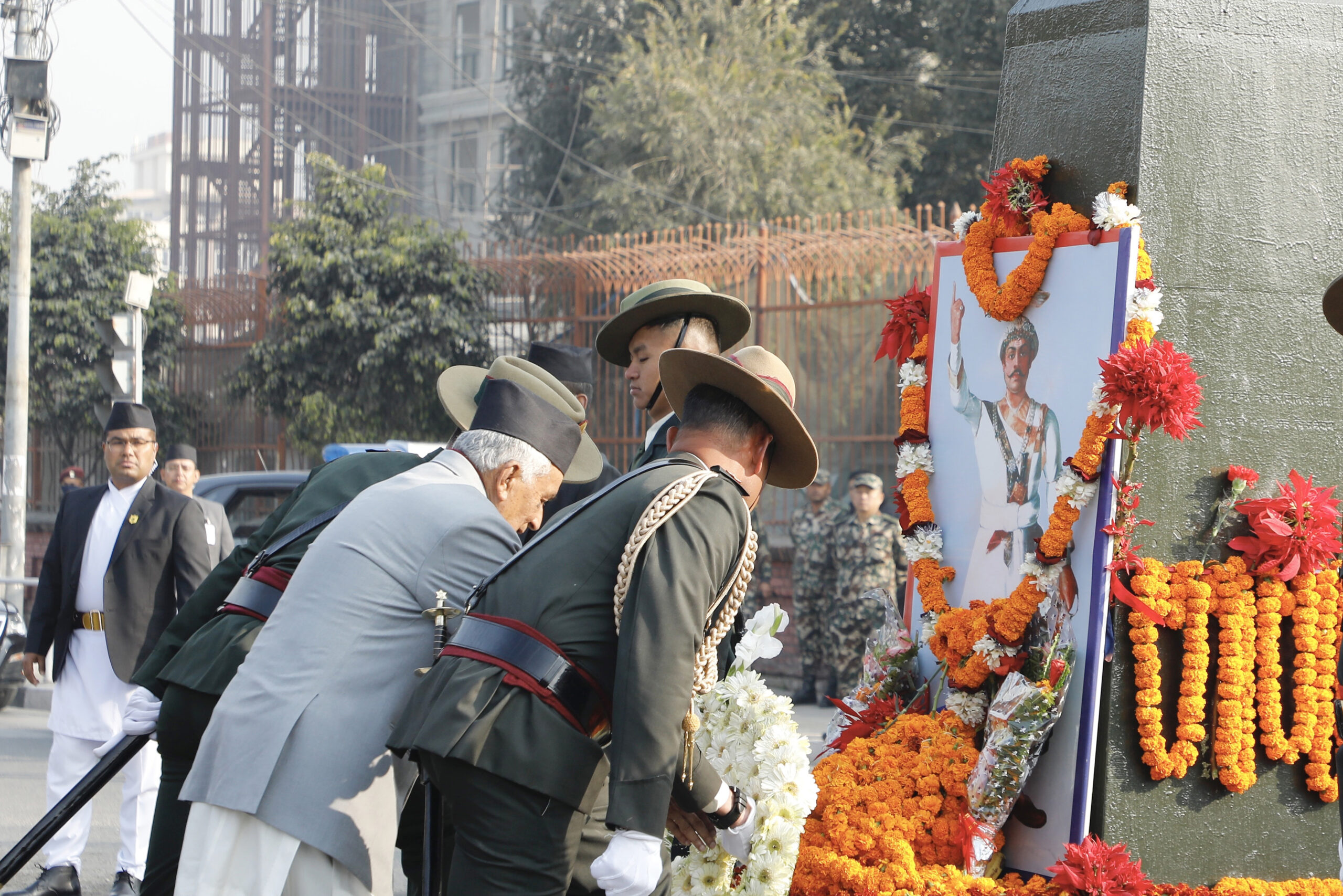 President Paudel offers wreath at statue of Prithvi Narayan Shah (photos)