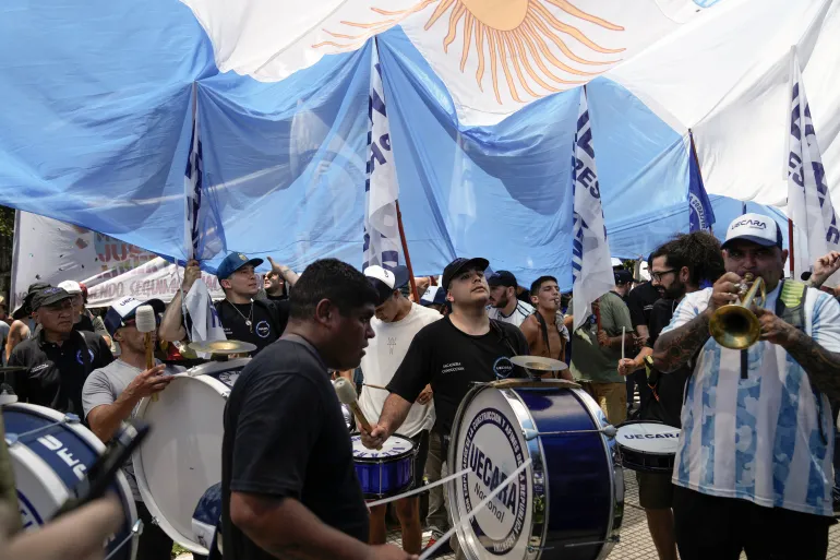 Argentinians take to the streets to protest against new austerity measures