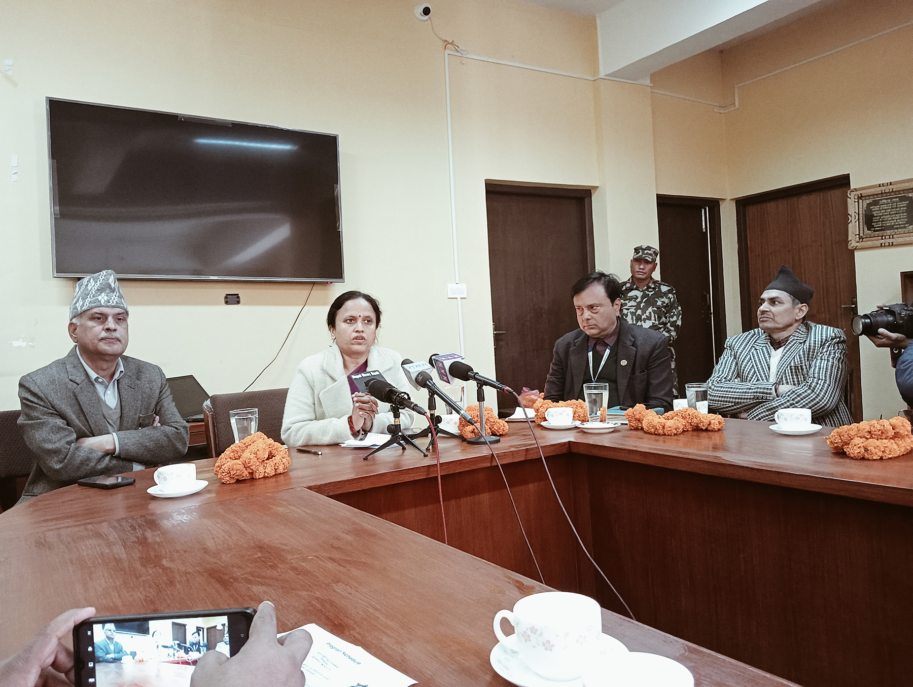 Minister Sharma stresses on making University programmes more practical