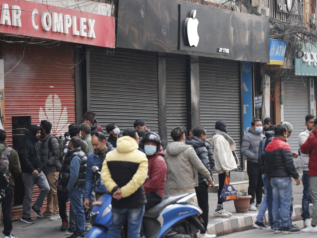 Business shutdown: New Road area entrepreneurs protest against parking ban