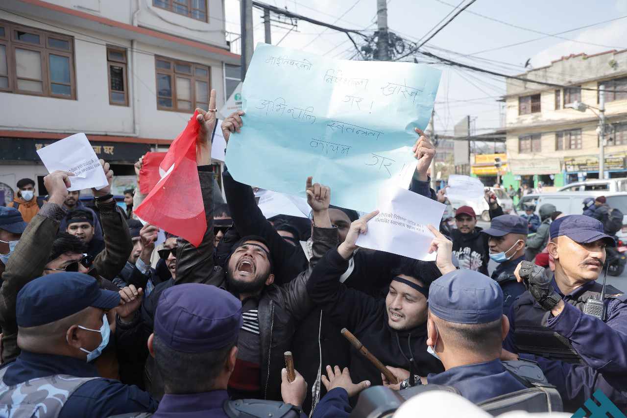 NSU demonstration at Maitighar, more than a dozen arrested (photos)