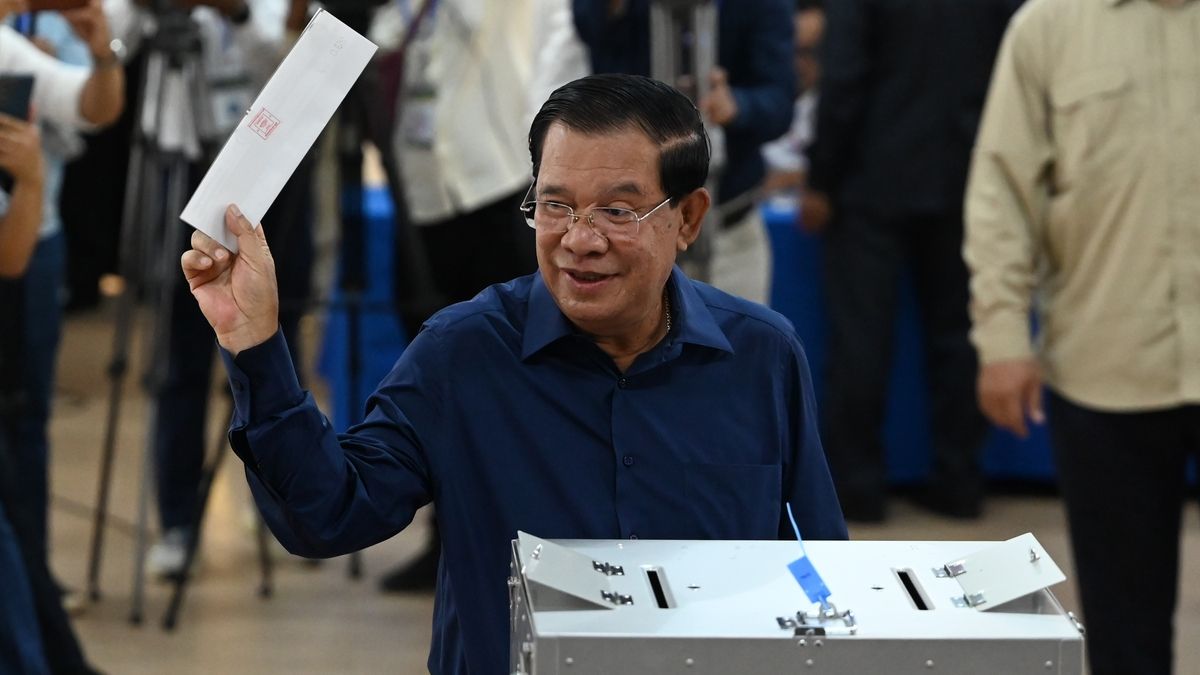 Cambodia ex-PM Hun Sen returns to frontline politics for senate seat