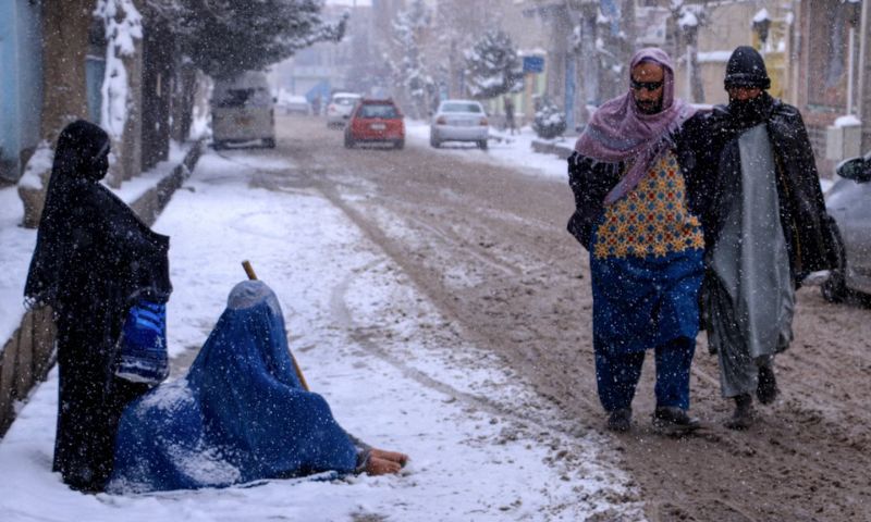 Snowfall, freezing weather kill 60 in Afghanistan