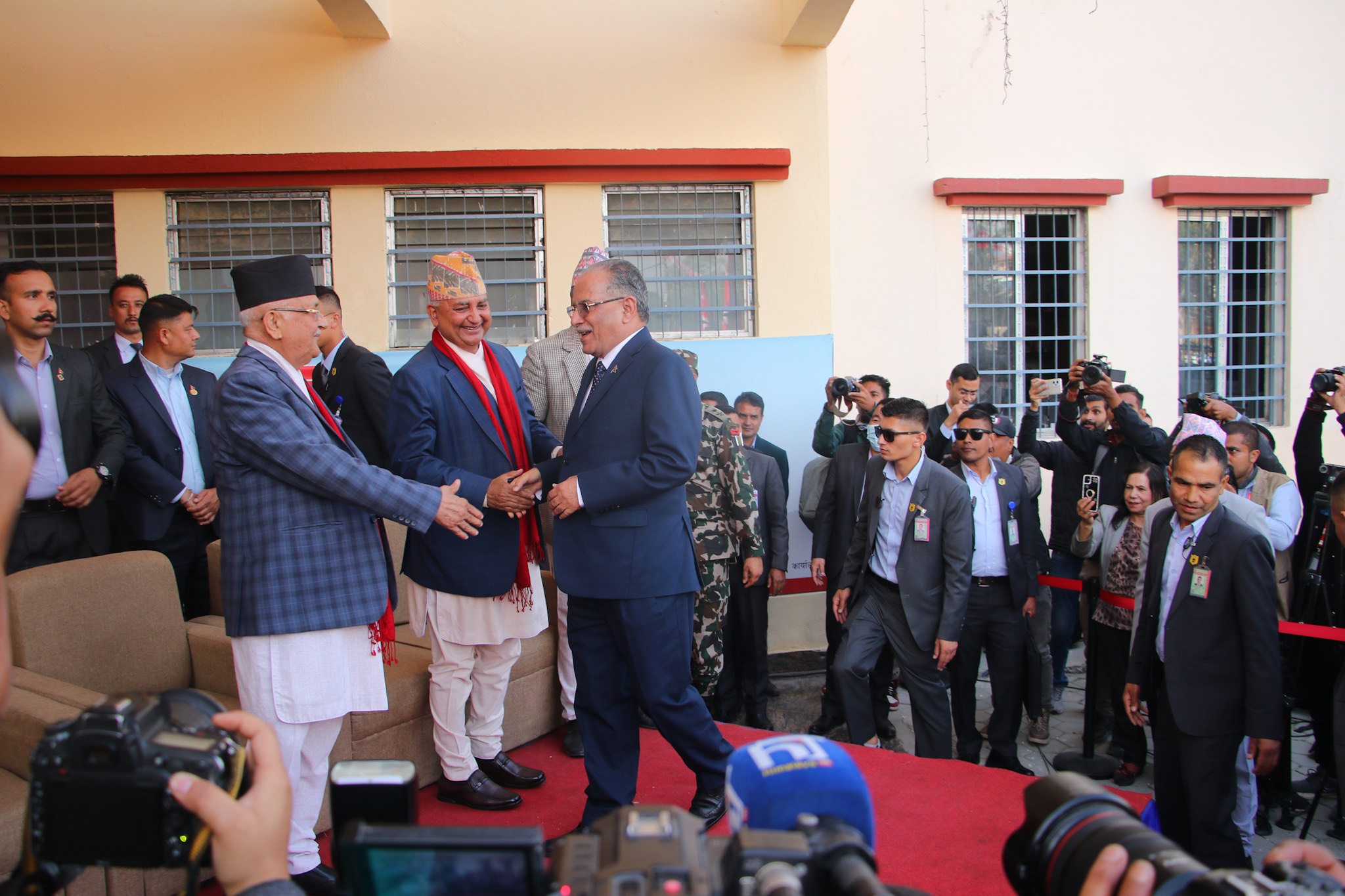 Power coalition collapsed, new ministers to take oath today