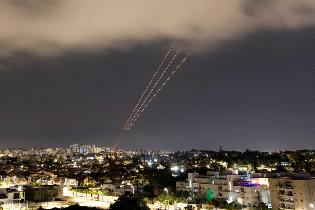 Hezbollah fires dozens rockets at N. Israel