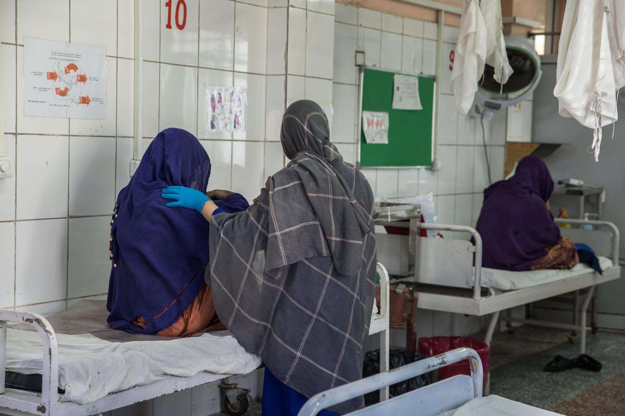 Afghanistan’s hospitals suffer from bed shortage