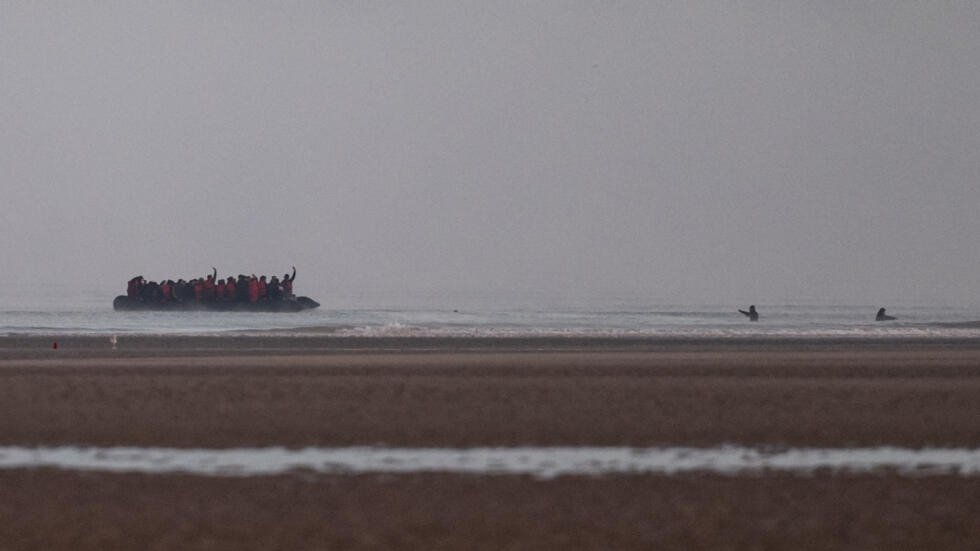At least 5 dead trying to cross from France to Britain in small boats