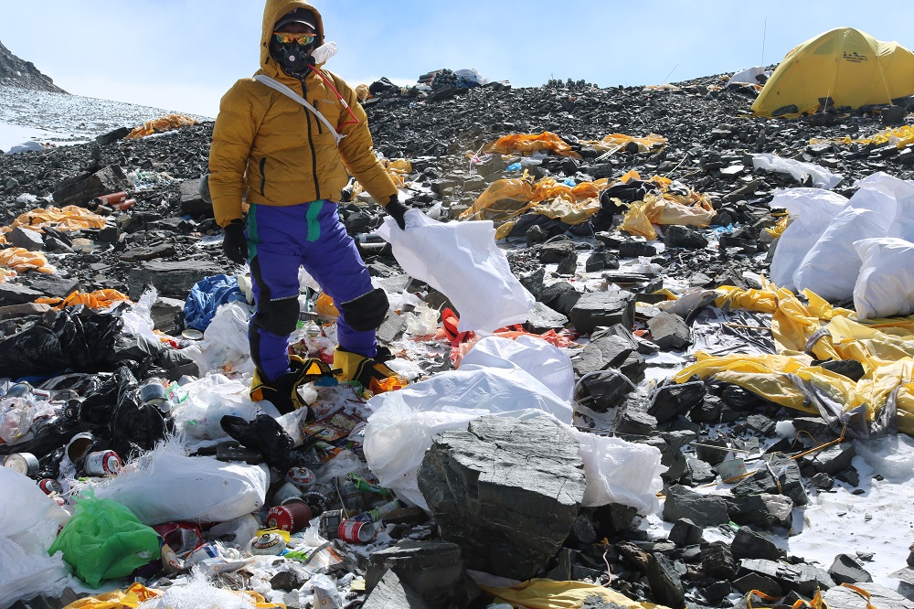 Army plans to collect 10 tonnes trash from the Everest region