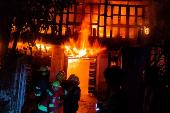 Fire engulfs 450 shops, 9 houses in market in southern Myanmar’s Bago