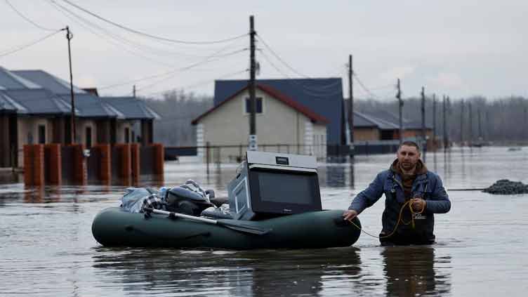 Russia flood levels rise