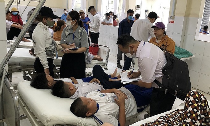 1 student dead, dozens hospitalized for suspected food poisoning in Vietnam