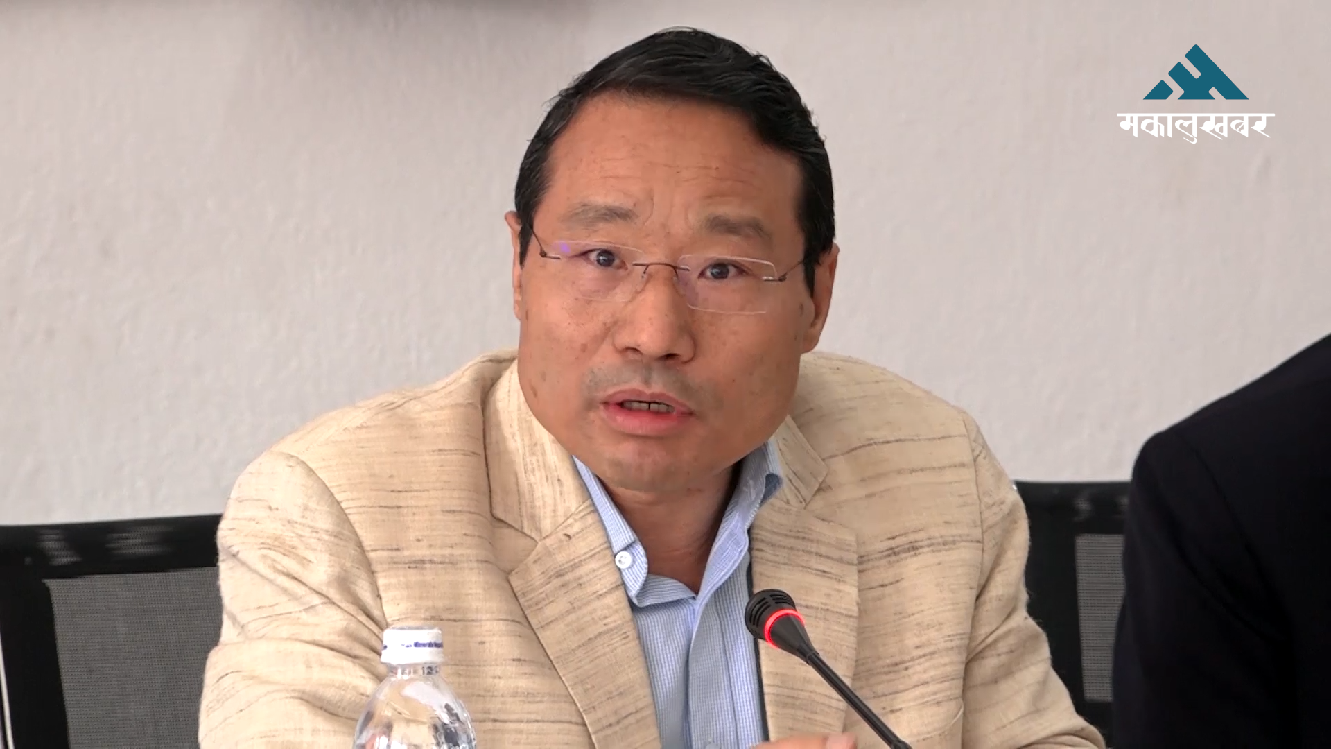 Mayors’ Forum requests Finance Minister Pun to settle electricity dues