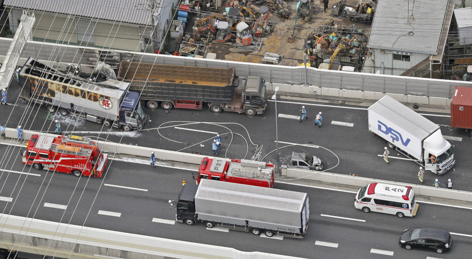 3 dead over multiple-vehicle collision on Tokyo’s expressway
