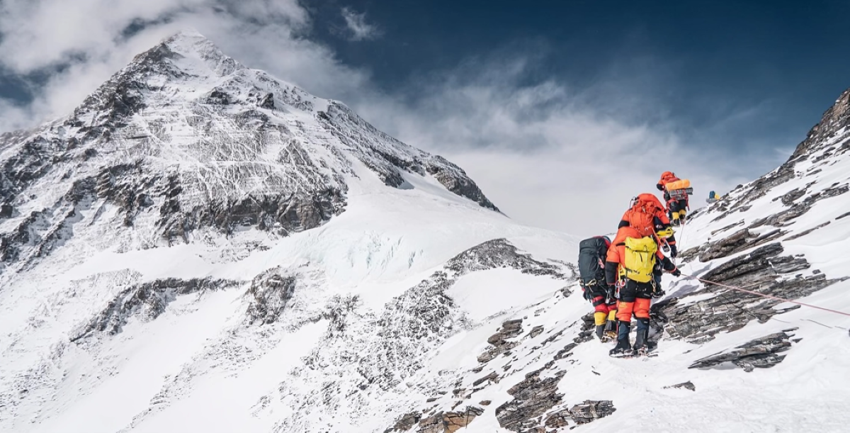 First successful spring ascent: team of 10 Sherpas simultaneously summits Mt. Everest