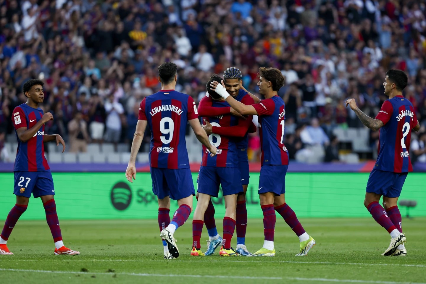 Pedri’s double leads Barcelona to victory
