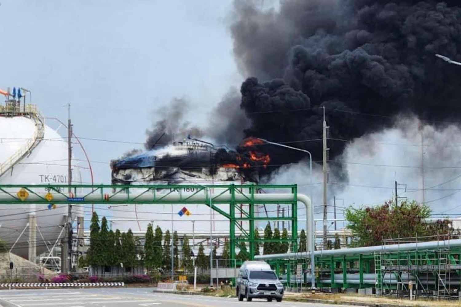 1 killed in eastern Thailand chemical storage tank fire