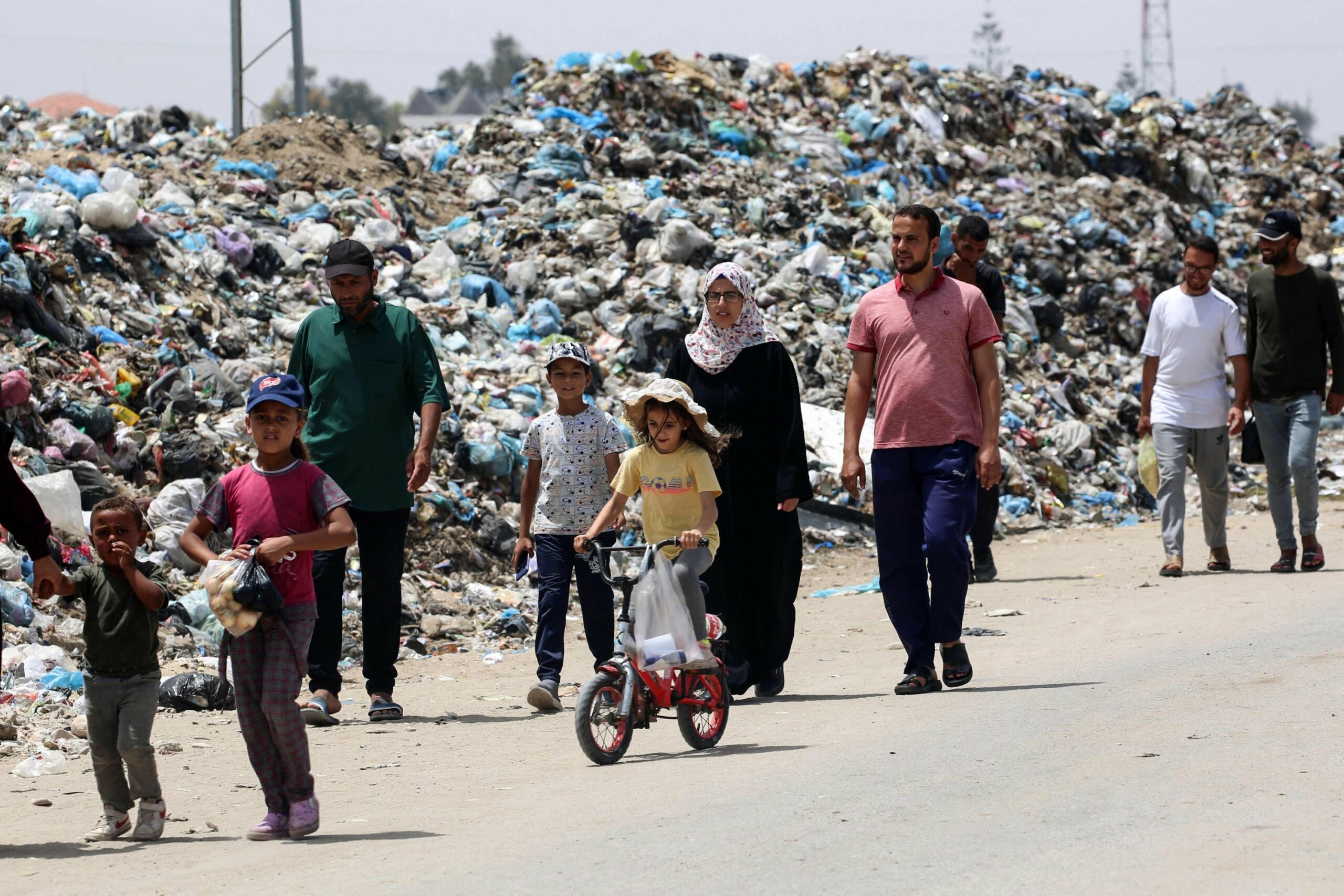 Nearly 800,000 now displaced from Rafah