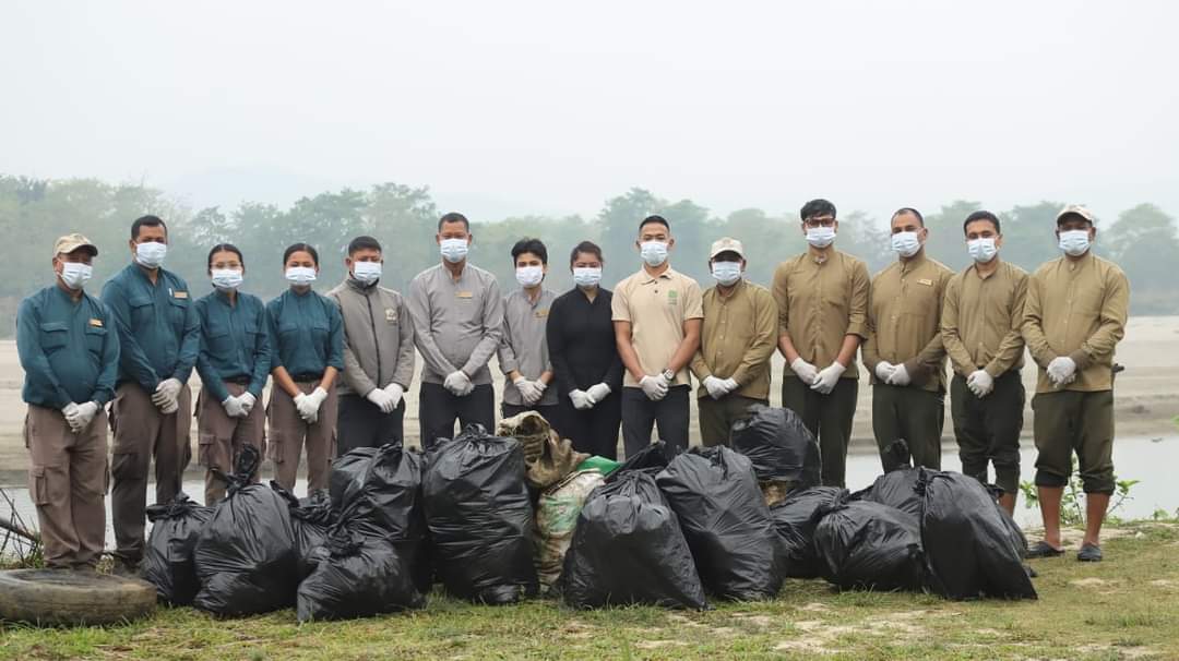 Barahi Jungle Lodge conducts clean-up drive in National Park Area, collects 3 tractor loads of waste