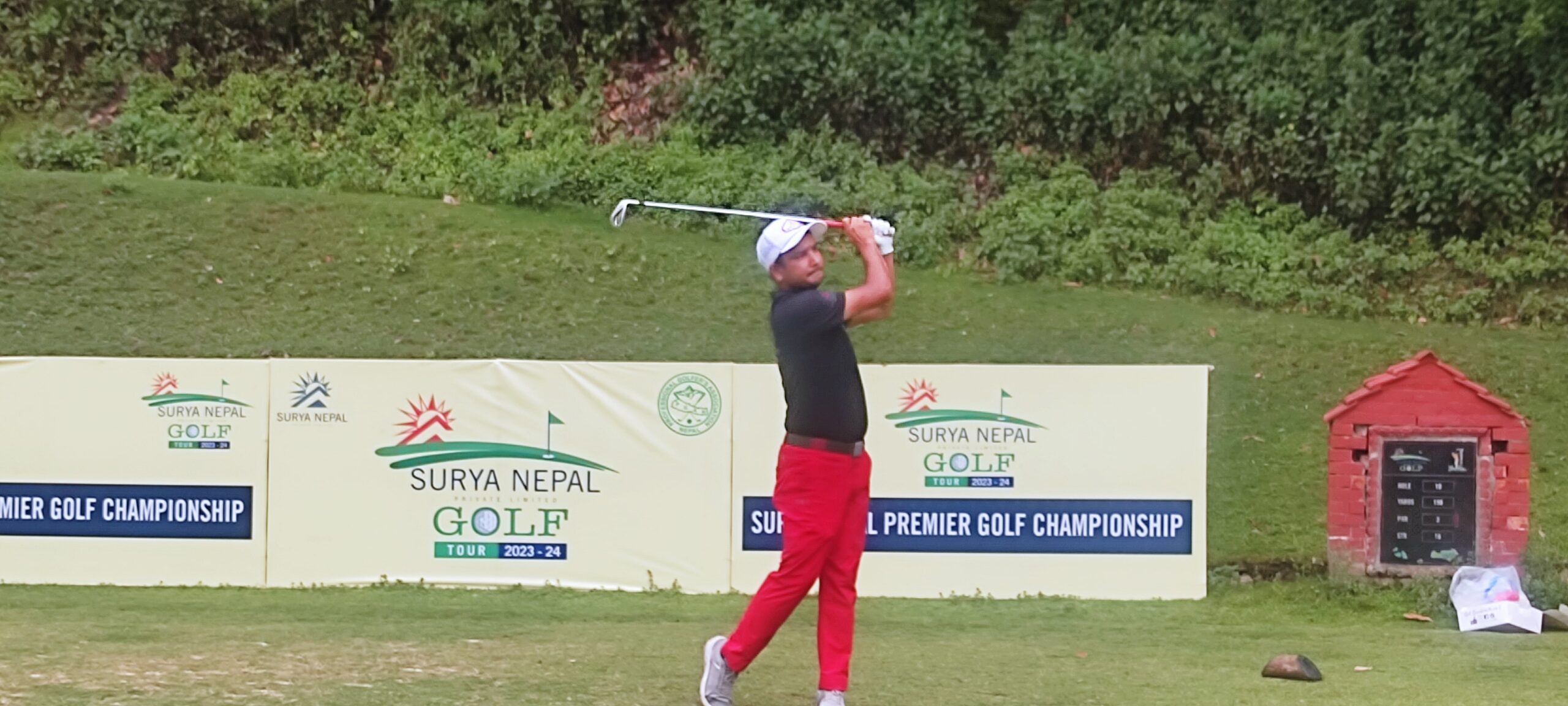 Surya Nepal Golf: Dinesh leads by one stroke over Toran on opening day