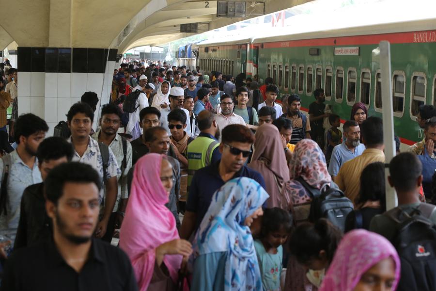 Millions head to hometowns in Bangladesh to celebrate Eid al-Adha