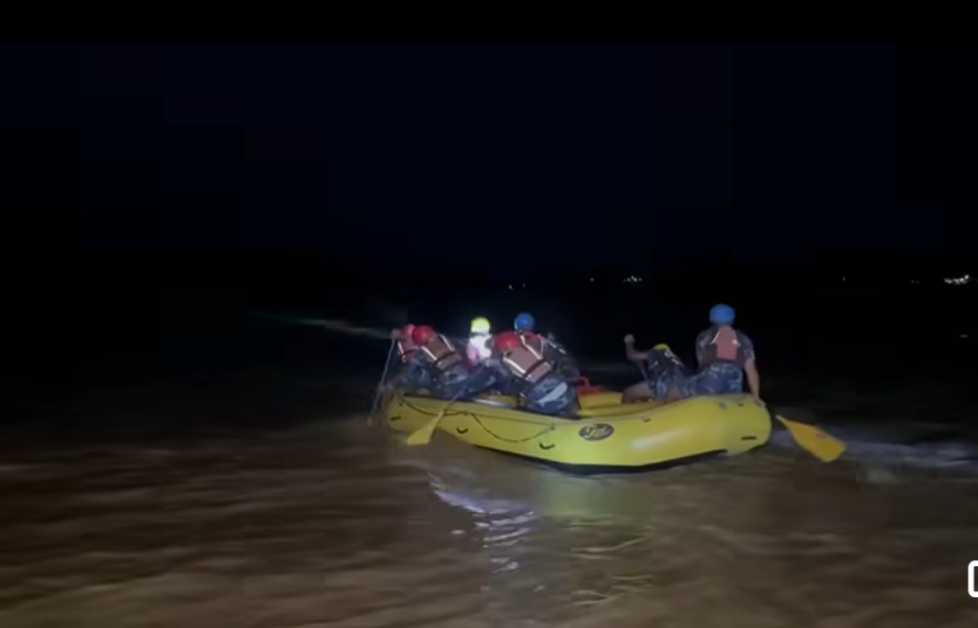 APF divers rescued 2 trapped in Narayani River
