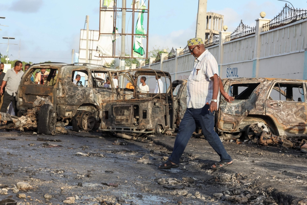 Somalia cafe attack toll climbs to nine: security sources