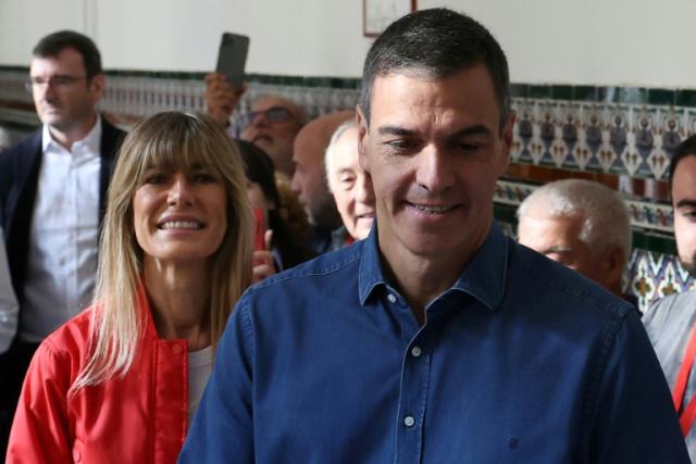 Spain PM’s wife testifies before judge in graft probe