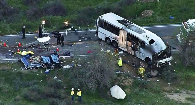 Bus travelling from Zimbabwe overturns in S.Africa, killing 10