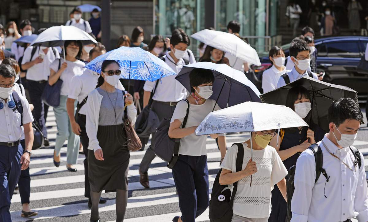 Japan continues to bake amid scorching heat wave