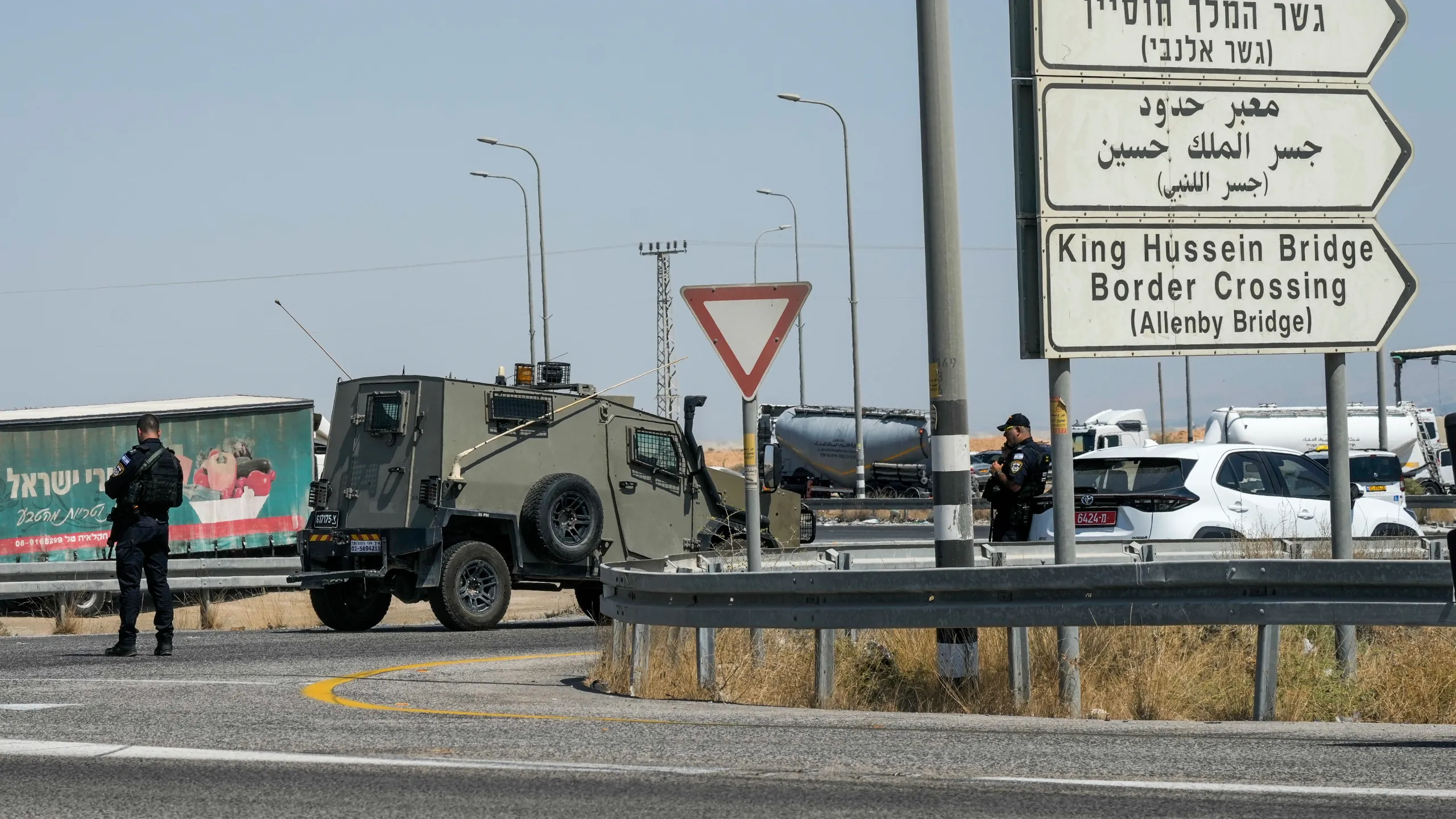 Army says shooting kills 3 Israeli guards at West Bank crossing