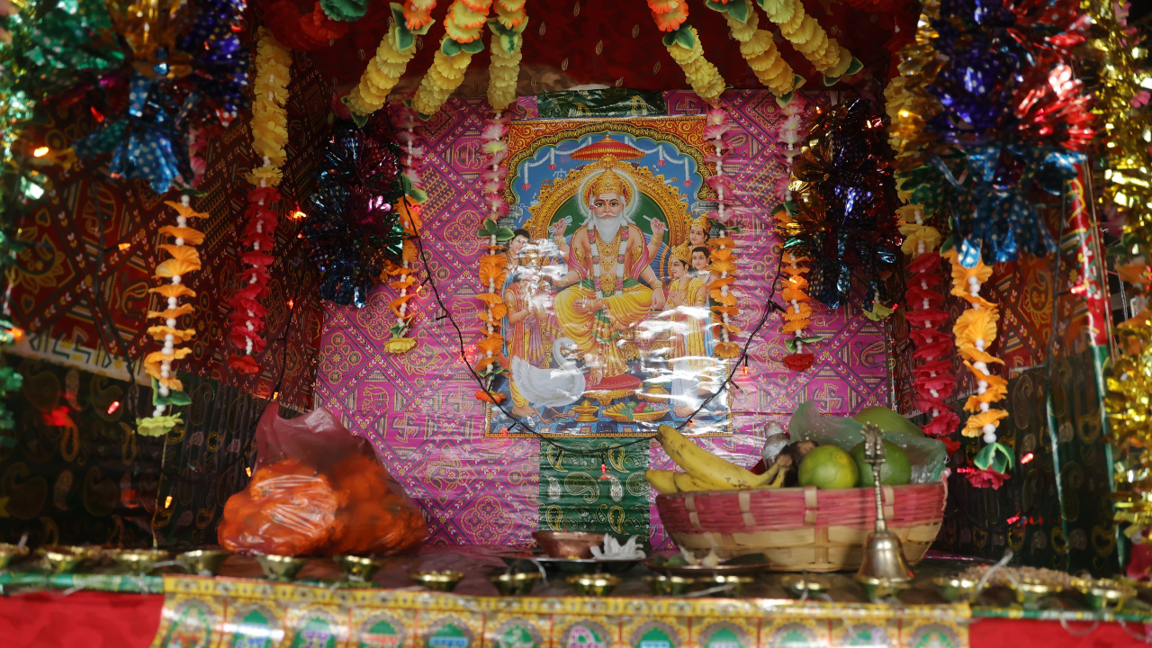 Bishwakarma Puja celebrated with devotional worship (photos)