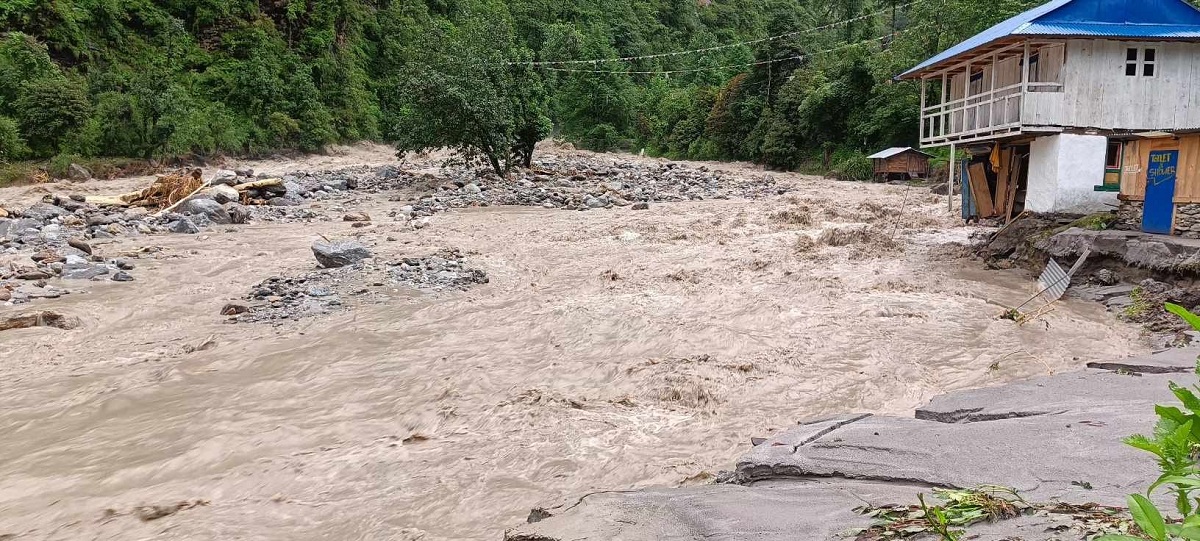 Four still missing after being buried in landslide