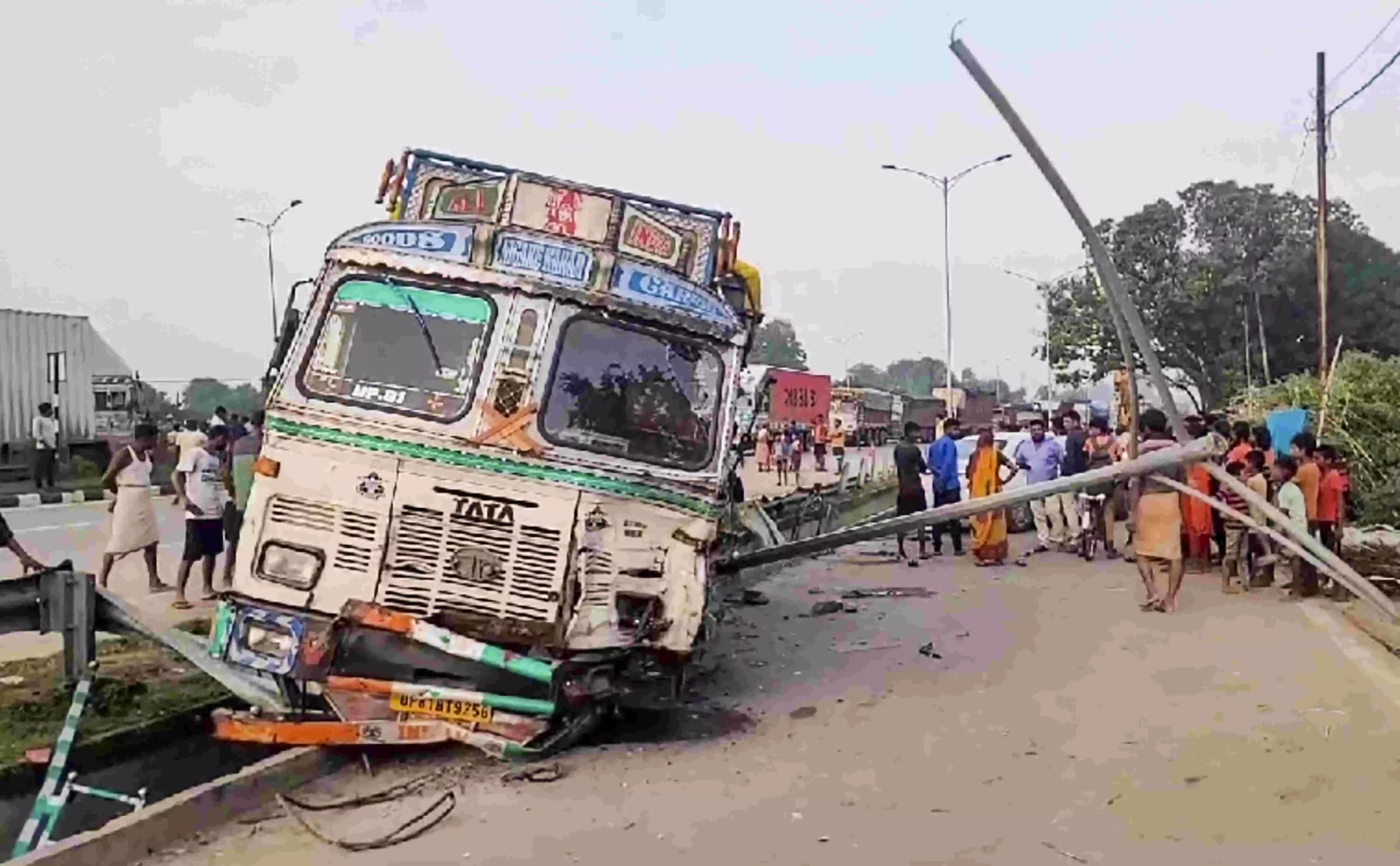 10 killed after goods truck hit tractor trolley in India’s Uttar Pradesh