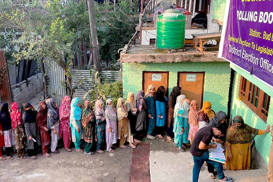 Voting begins for third phase of J-K Assembly elections amid tight security