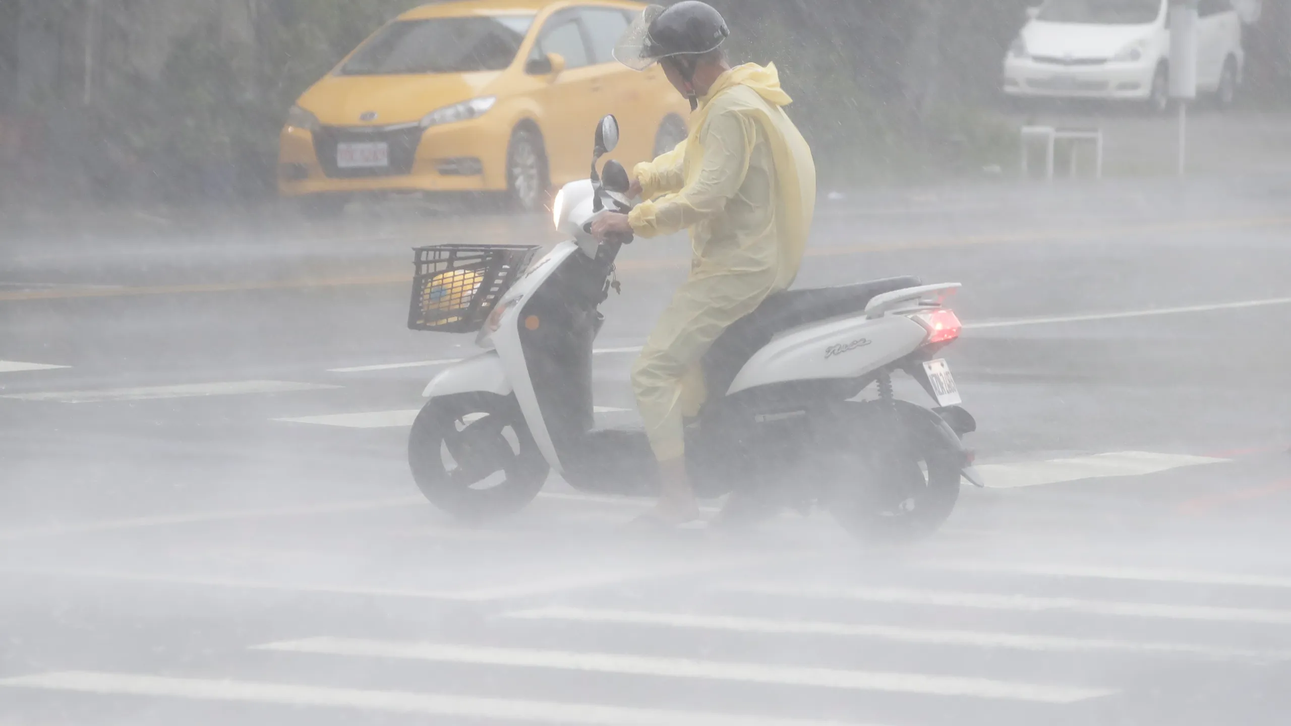 Typhoon Krathon makes landfall in southern Taiwan