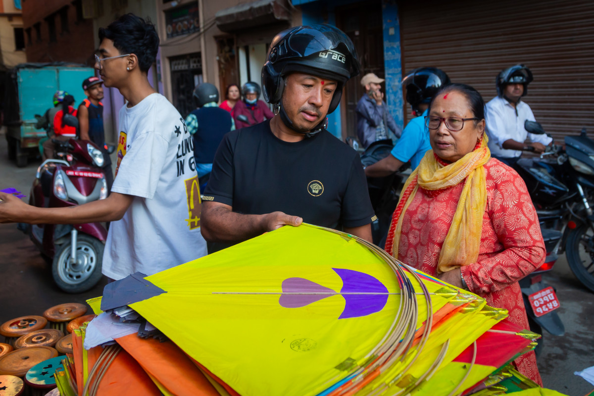 Colorful kites fill Kathmandu skies (photos)