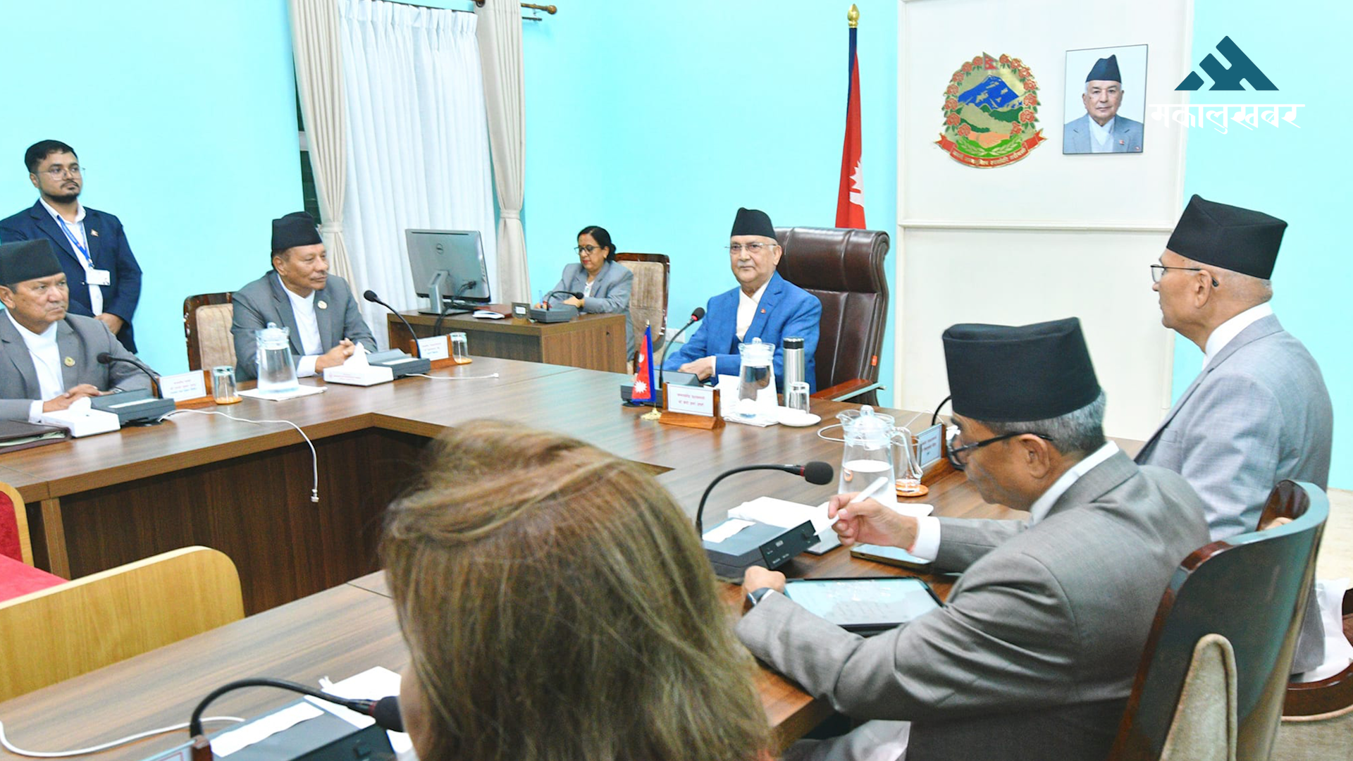 PM Oli calls cabinet meeting at his residence