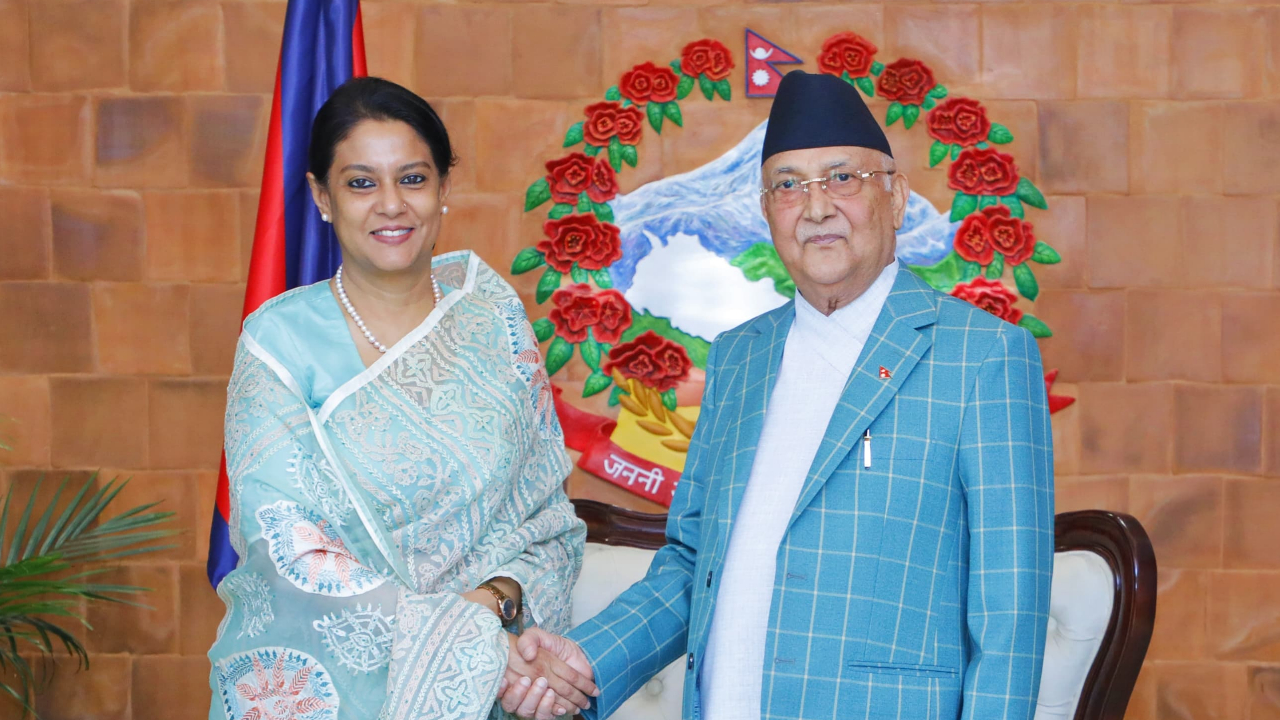 Visiting Bangladeshi Minister calls on PM Oli