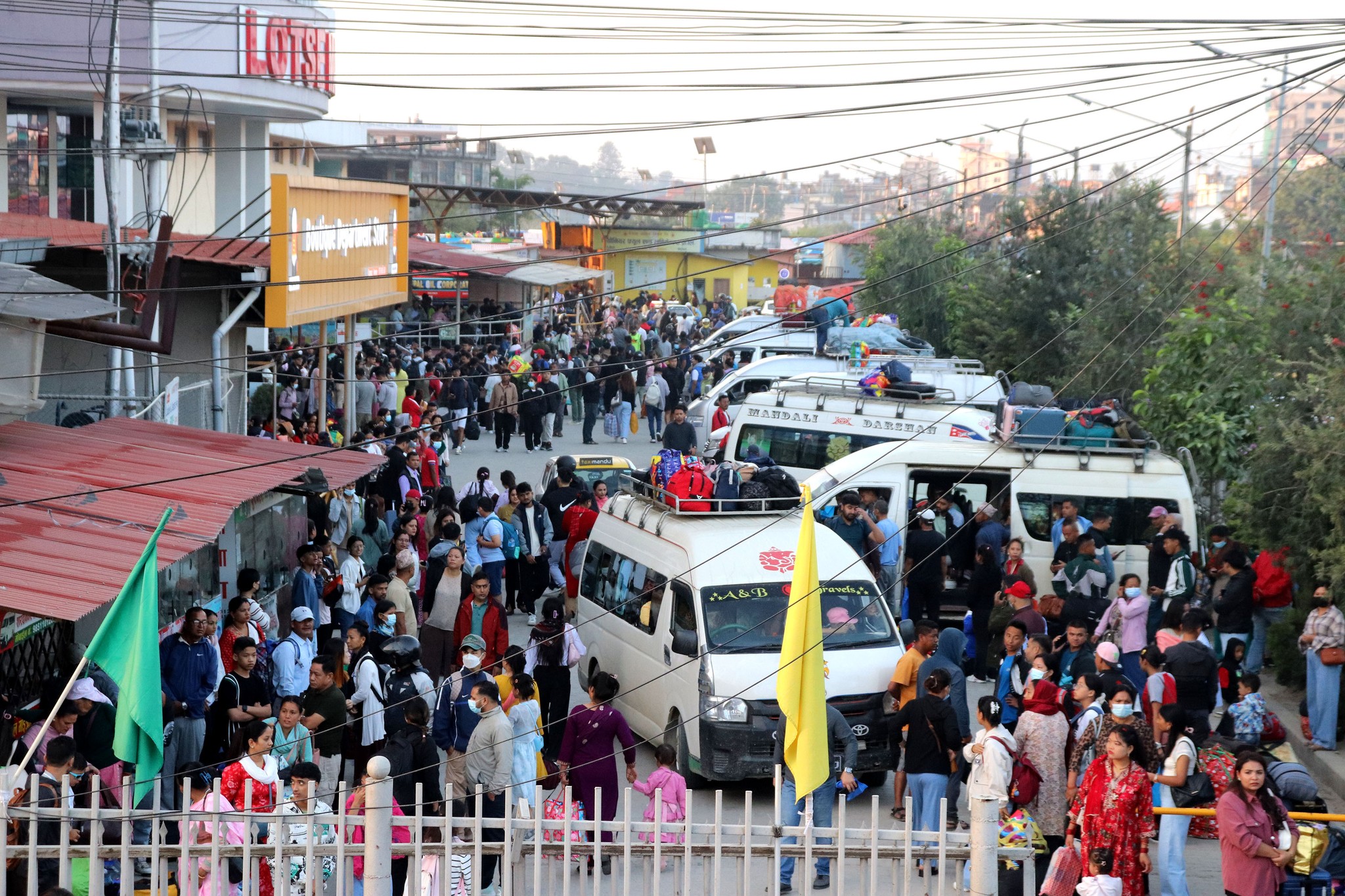 Daily exodus of 100,000 people from Kathmandu