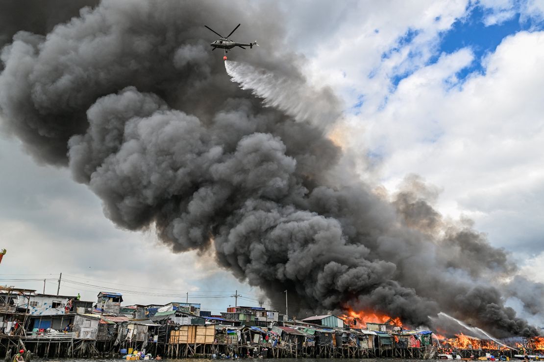 Inferno destroys thousands of shanties in Manila’s biggest slum area (photos)