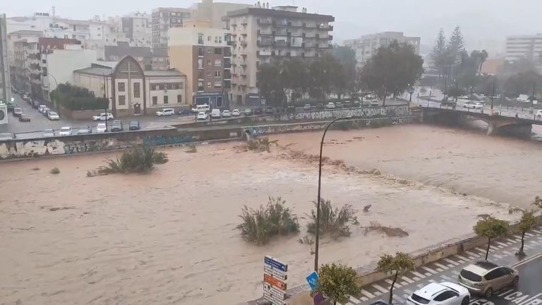 Heavy flooding in Southern Spain displaces thousands