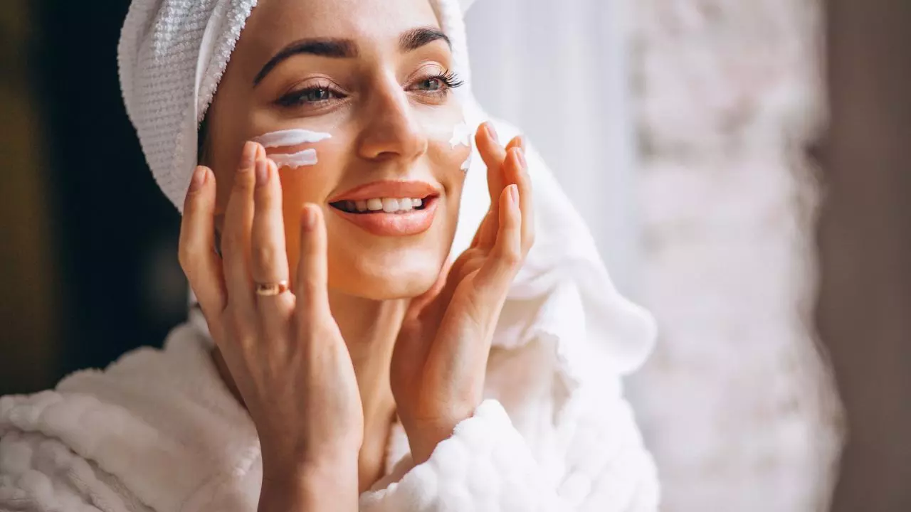 Effective skincare tips for cold weather: Home remedies for healthy skin