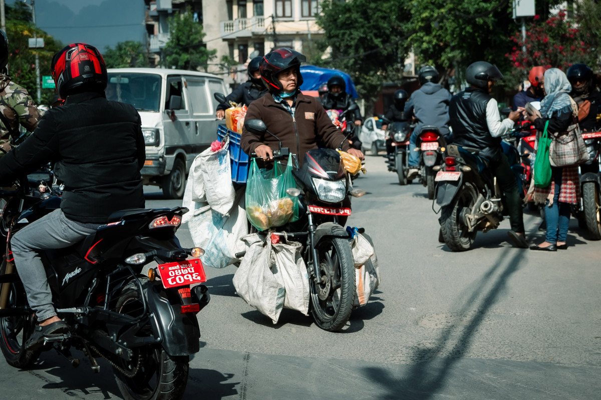 Motorcycles carrying excess load risking safety (photos)