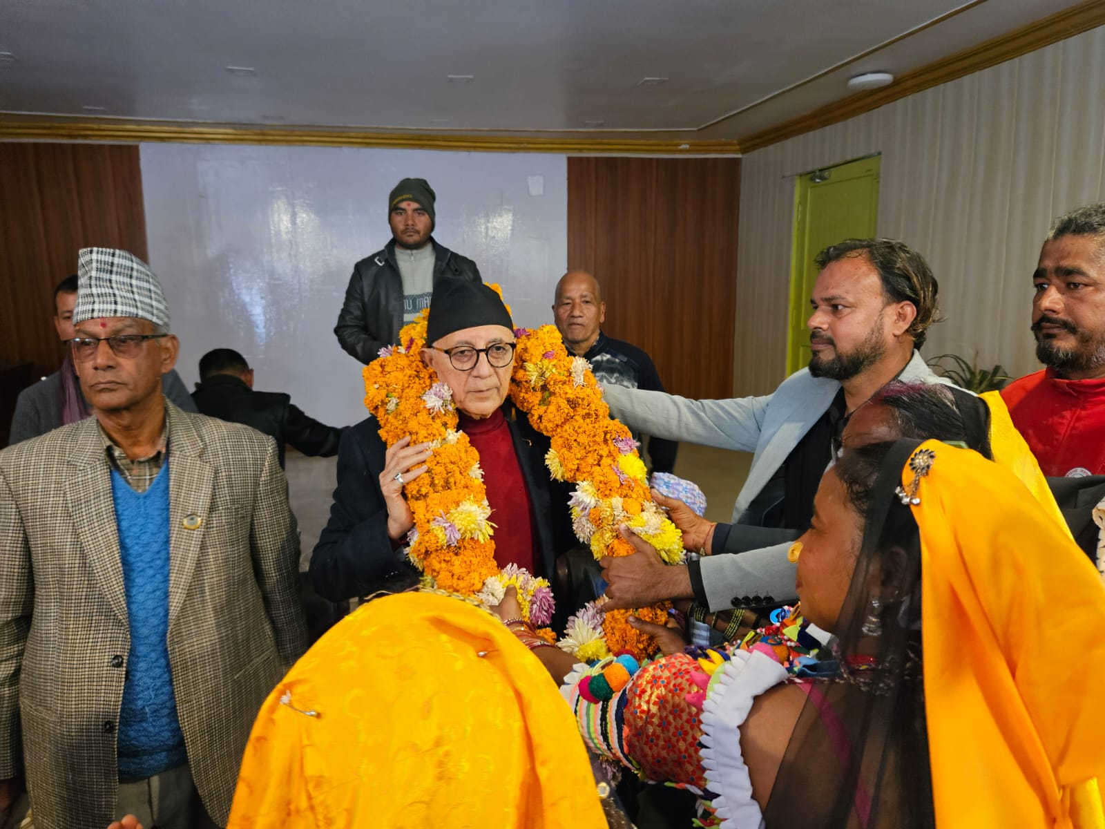 Dr Koirala greeted with 15-kg garland in Dhangadhi