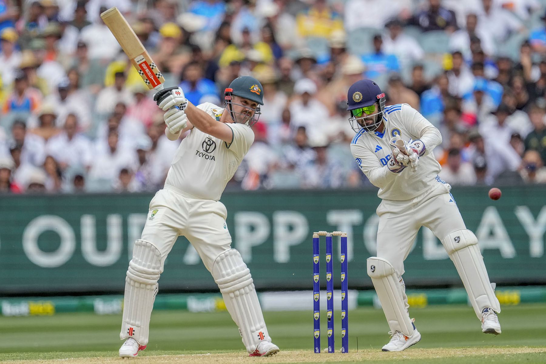 Australia makes strong start against India in fourth test (photos)