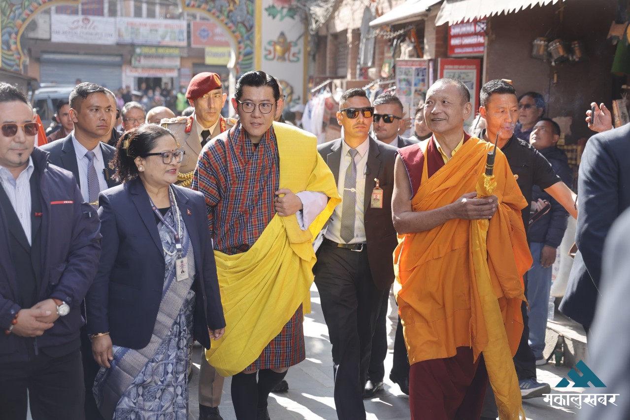 Bhutan’s King Wangchuck pays visit to Bouddha (photos)