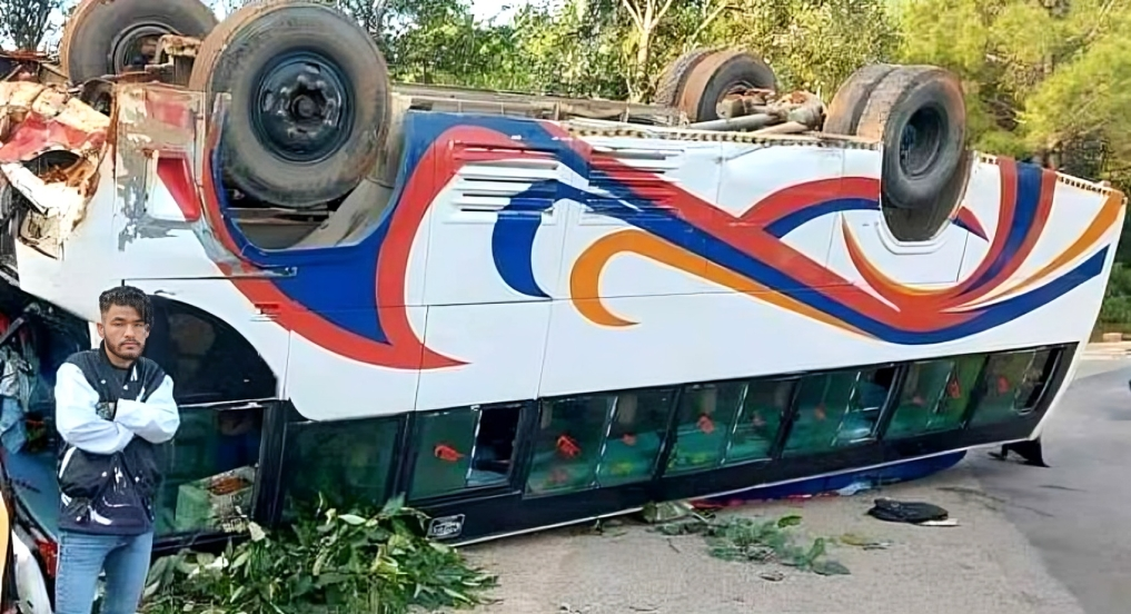 Bus bound for Dhangadhi crashes in Banke, two injured